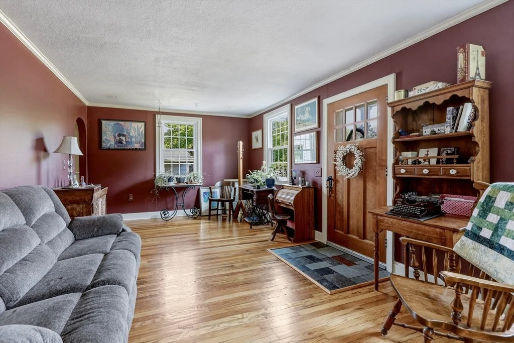 Photo of 460 State St