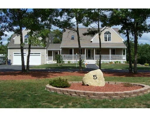 Photo of 5 Roundhill Blvd