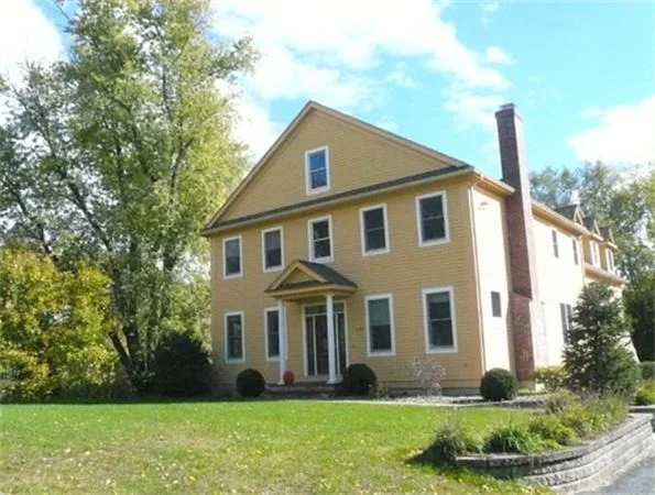 Photo of 275 Commonwealth Road