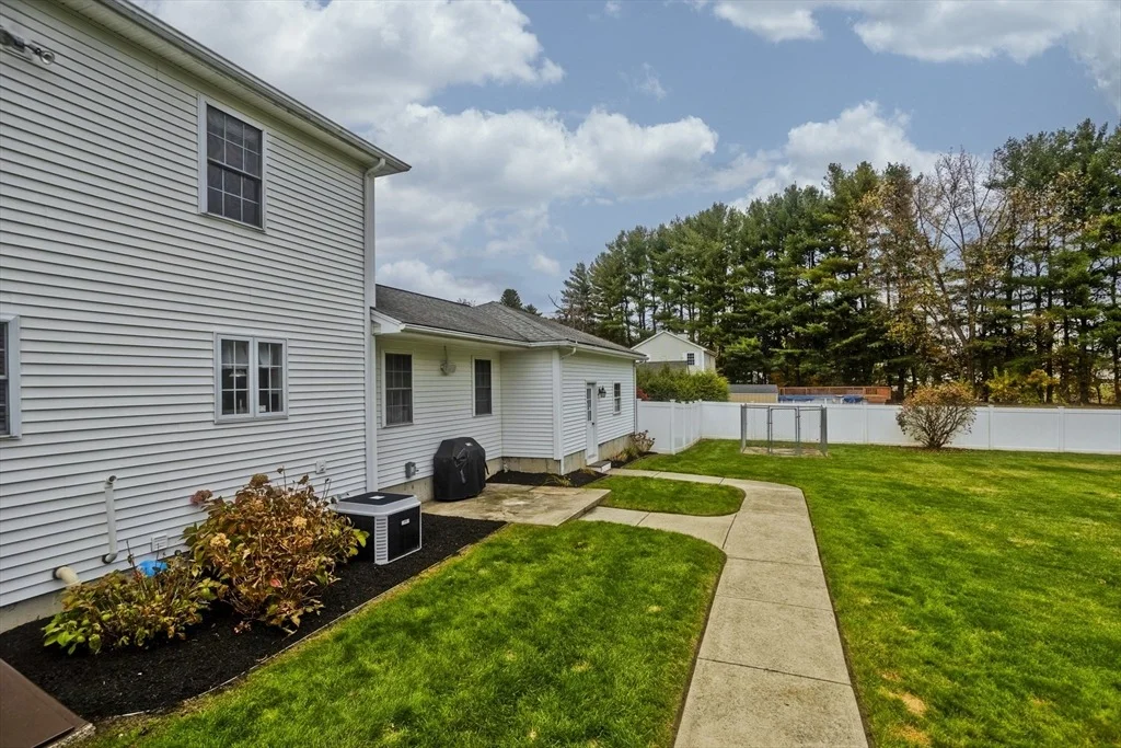 Photo of 76 Shaker Rd