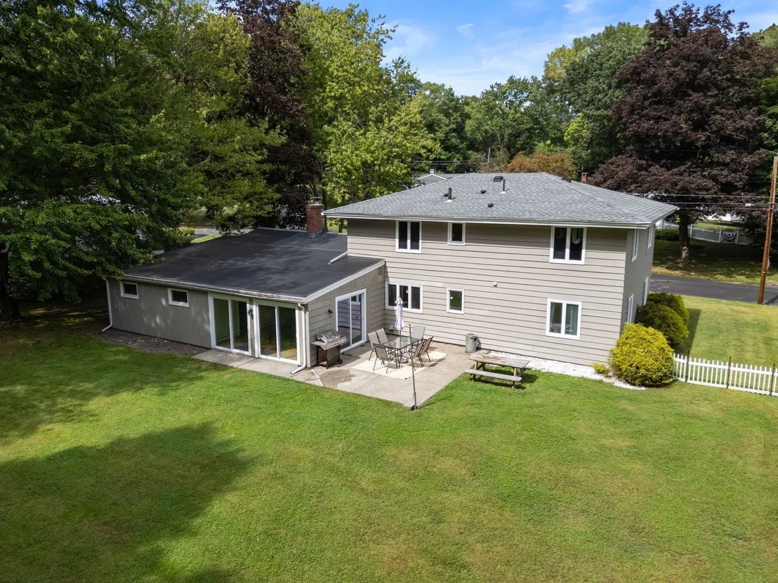 Photo of 7 Lamphere Cir