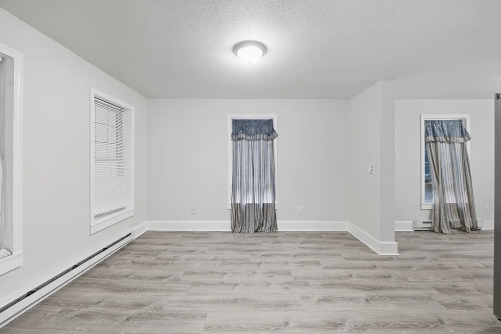 Photo of 934 Main St