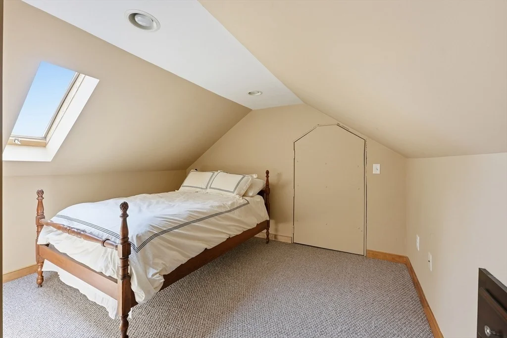 Photo of 83 Lindbergh Blvd