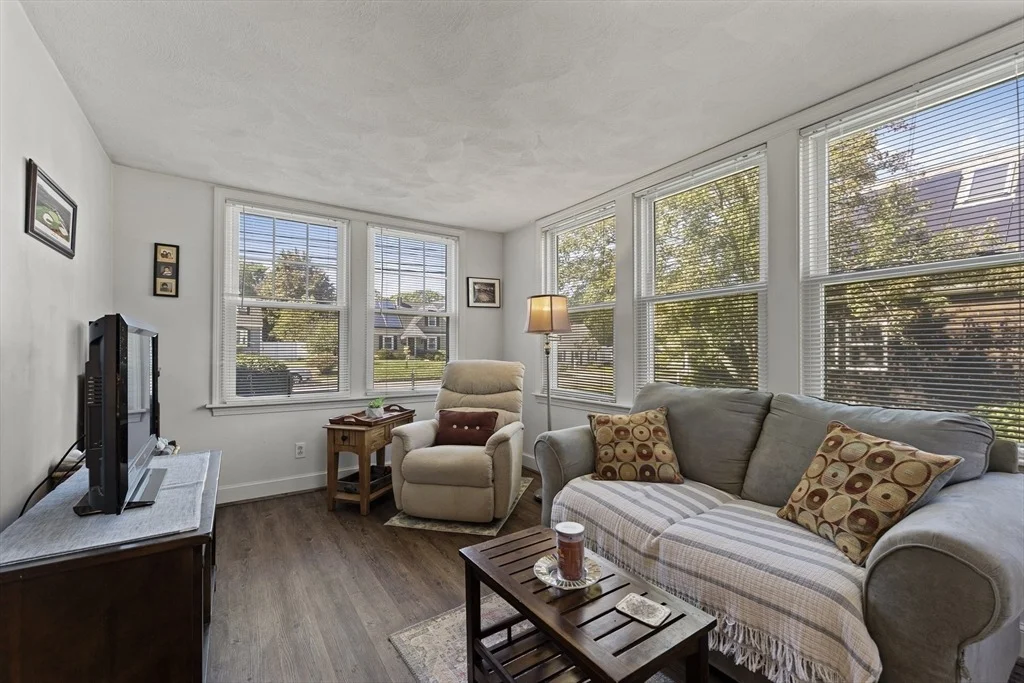Photo of 85 Oak St