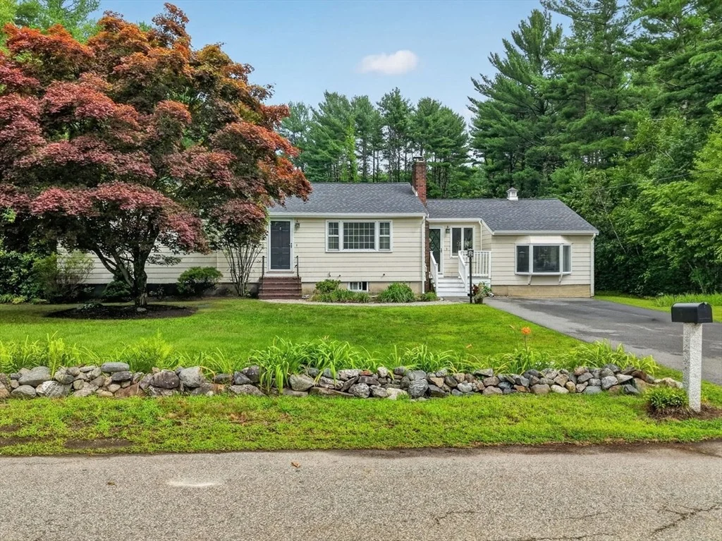 Photo of 8 Charlotte Dr