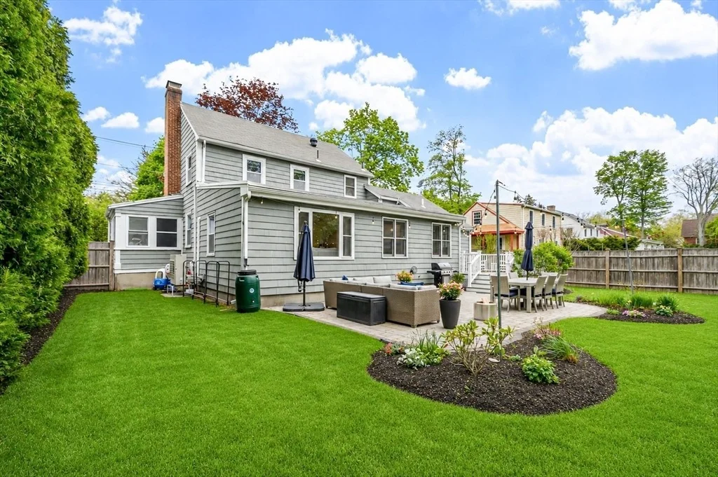 Photo of 152 Oak Street
