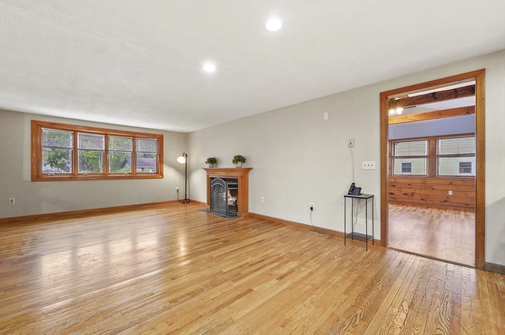 Photo of 11 Huron Dr