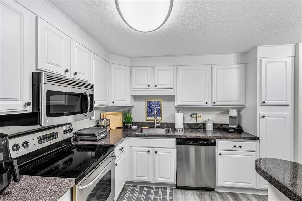 Photo of Unit K at 21 Pine St