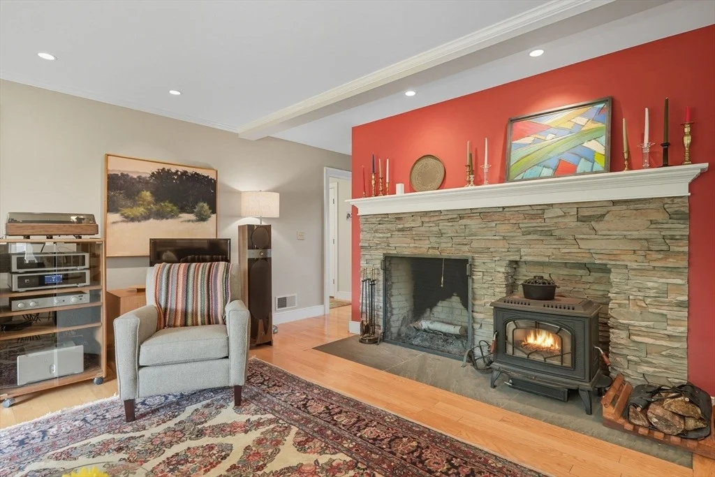 Photo of 901 Roaring Brook Road