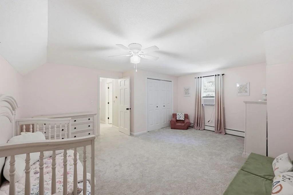 Photo of 175 Pontoosic Rd