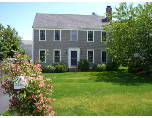 Photo of 9 Bodfish Ave