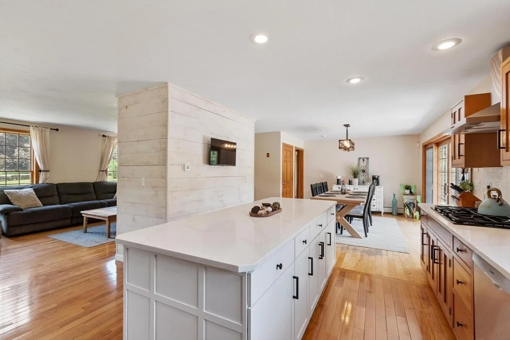 Photo of 61 Newcomb Rd