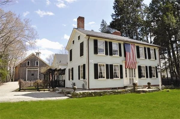 Photo of 487 Main St