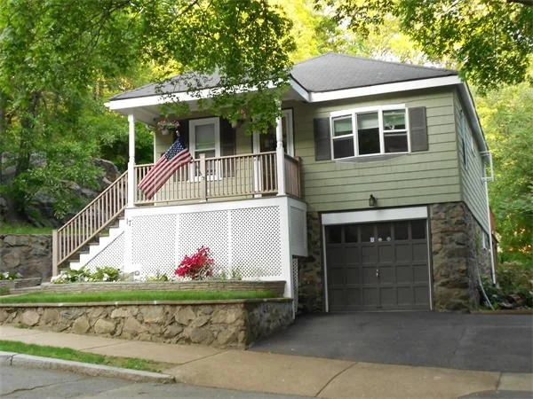 Photo of 17 Moon Road