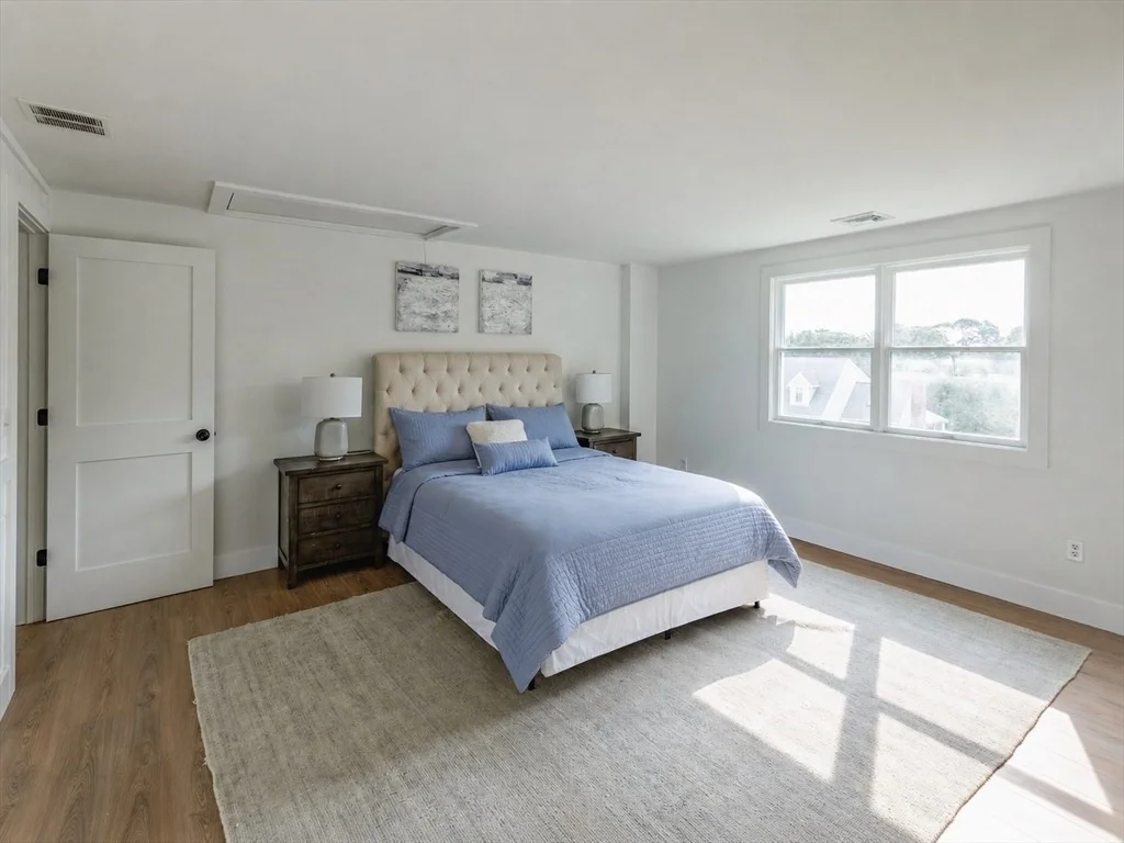 Photo of 43 Seabreeze Dr