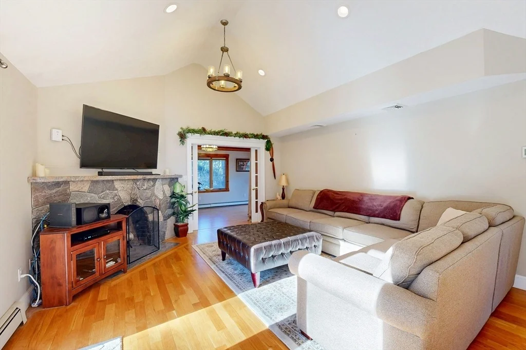 Photo of 14 Baltzer Dr