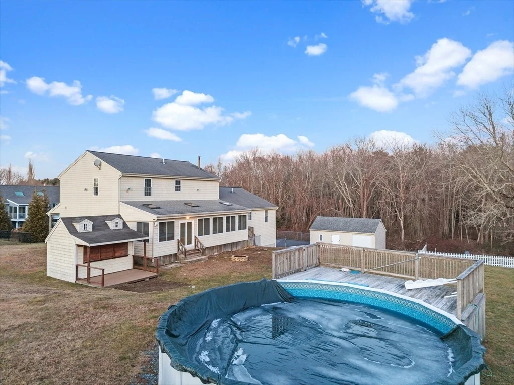 Photo of 7 Deerfield Ln