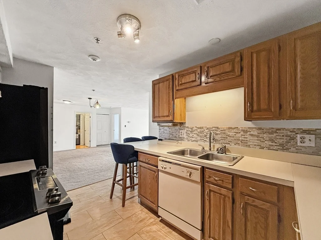Photo of Unit 304 at 39 Parlin St