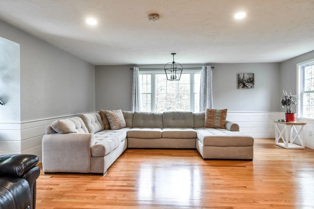 Photo of 43 Dibuono Dr