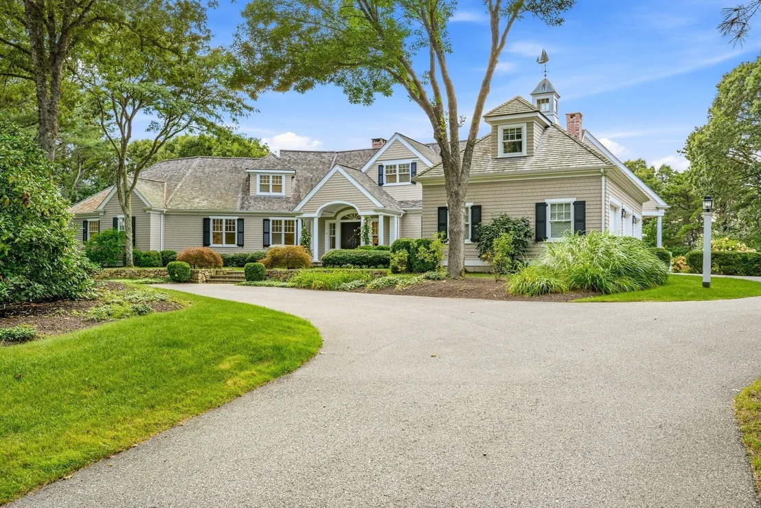 Photo of 16 Cove Point Lane