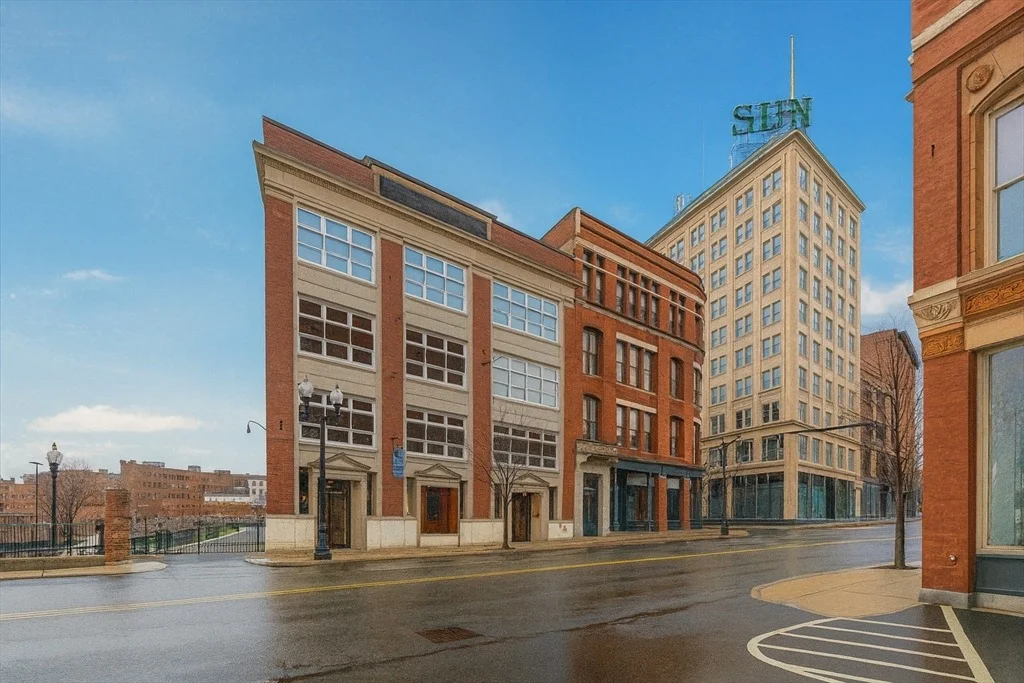 Photo of Unit 205 at 17 Kearney Sq