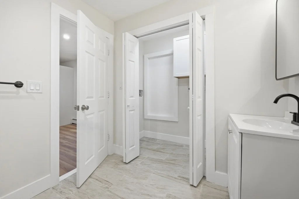 Photo of 323 Spring St