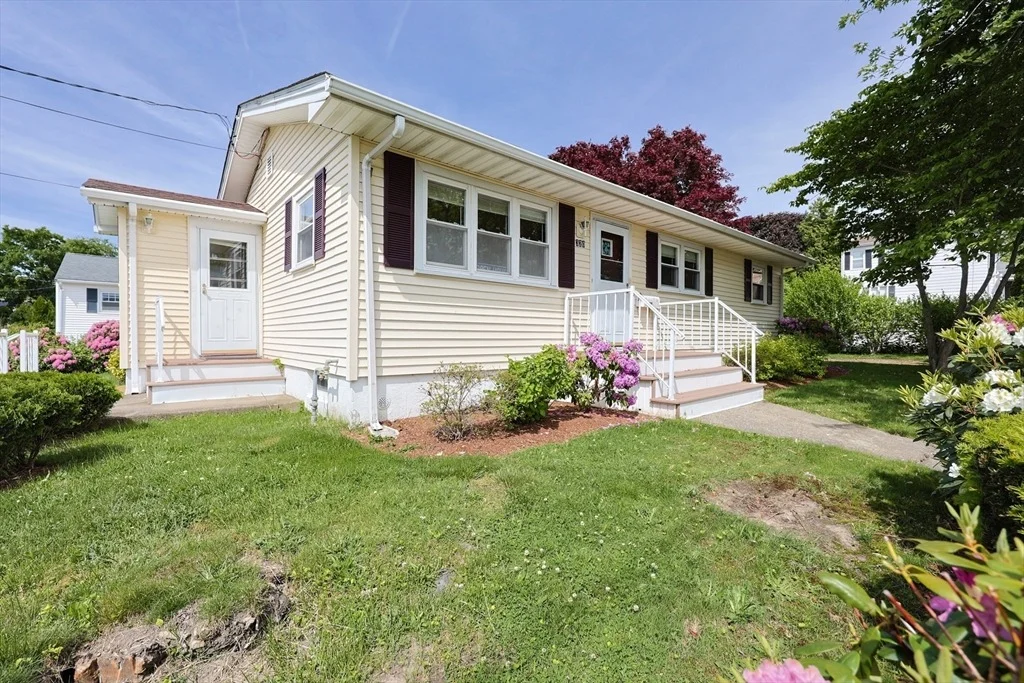 Photo of 320 Mount Hope Ave