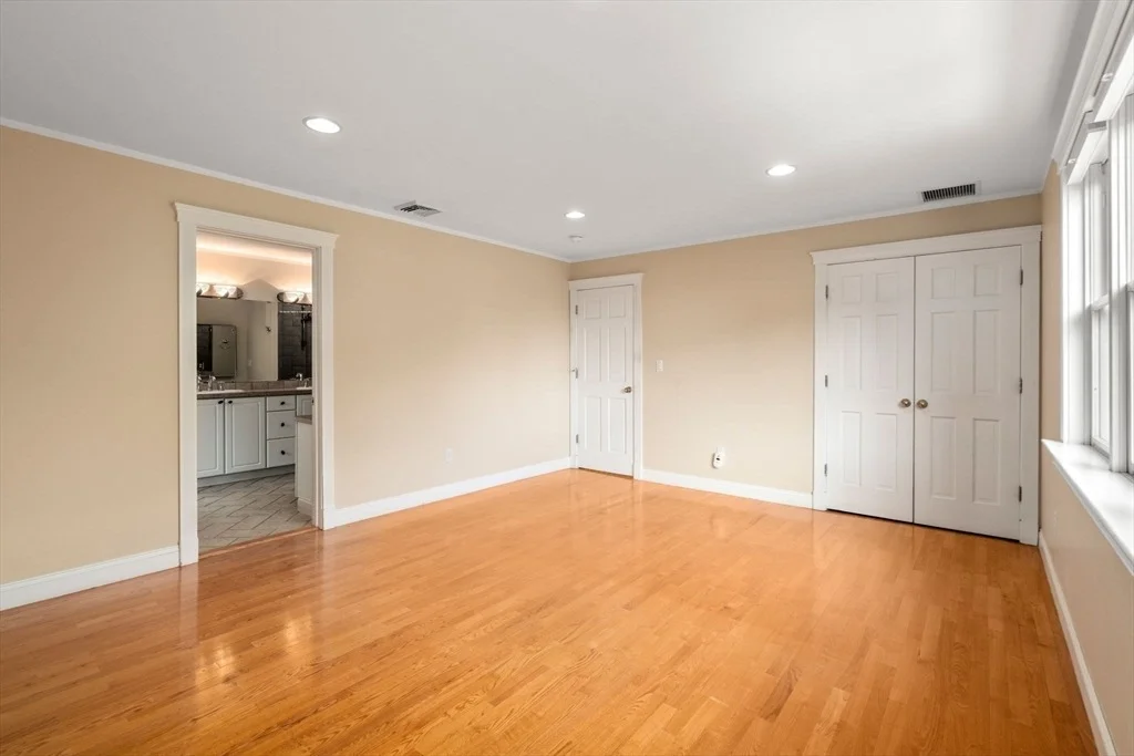 Photo of 15 Montclair Dr
