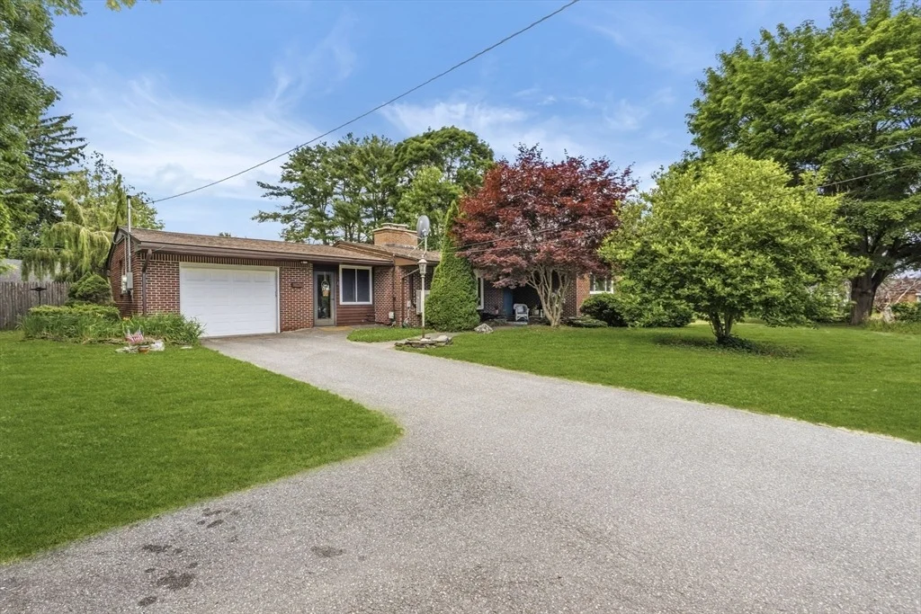Photo of 6 Valley Ln
