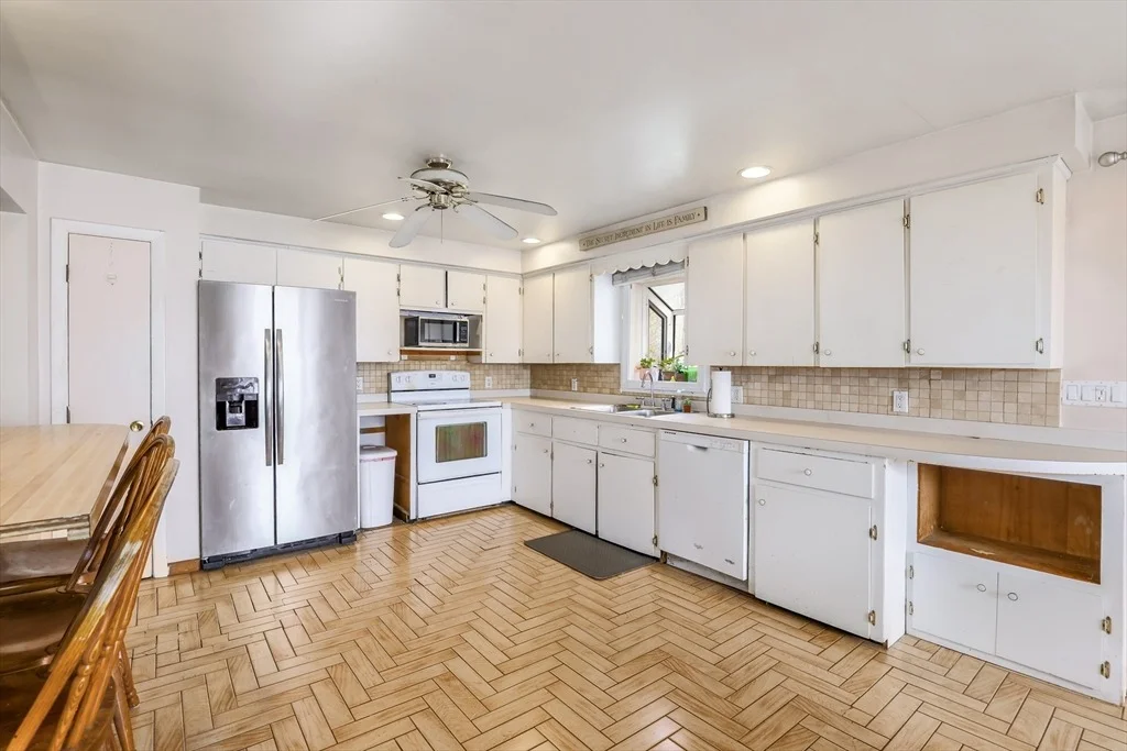 Photo of 6 Lerner Dr