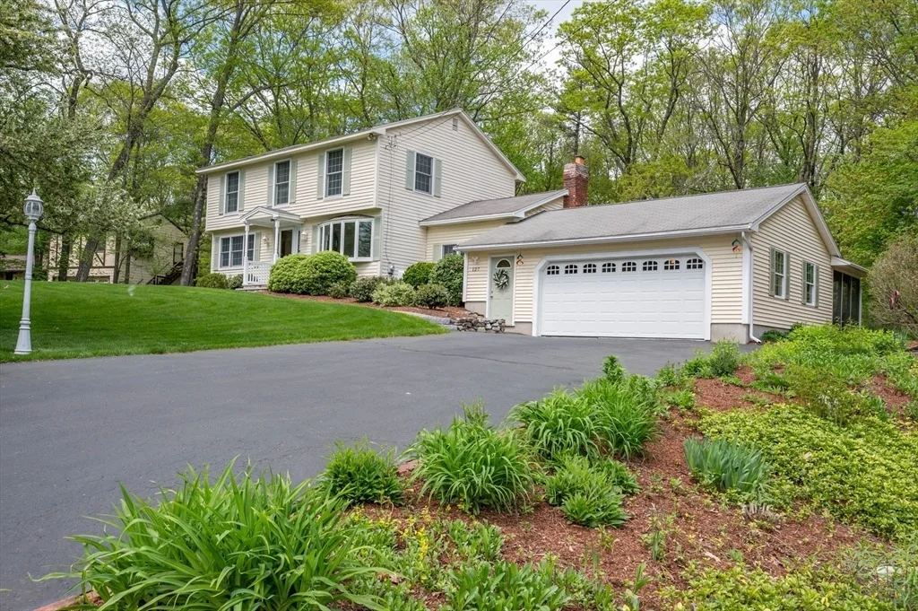 Photo of 127 Catamount Rd