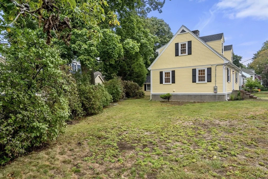 Photo of 6 Audubon Rd