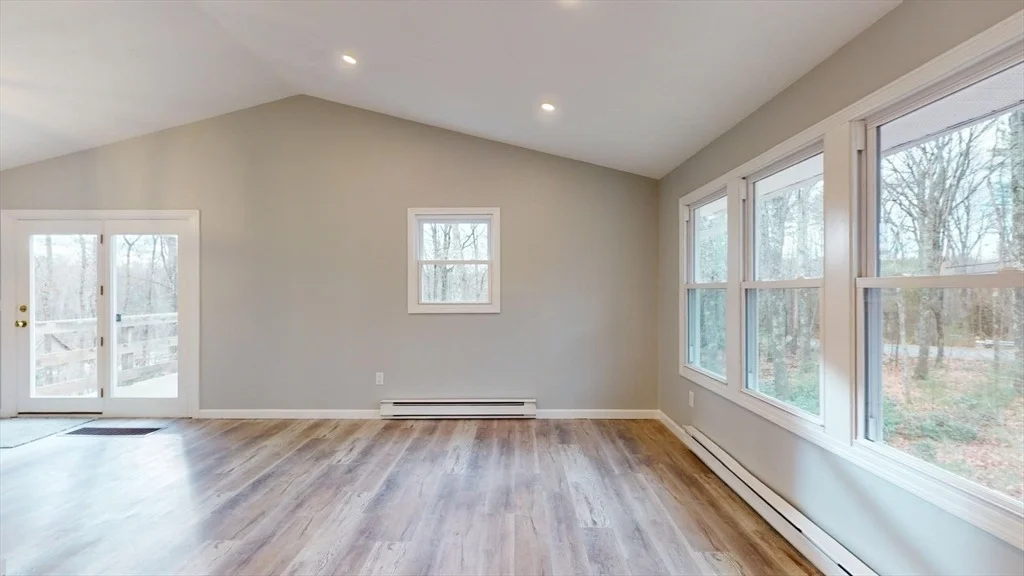 Photo of 564 West Pelham Road