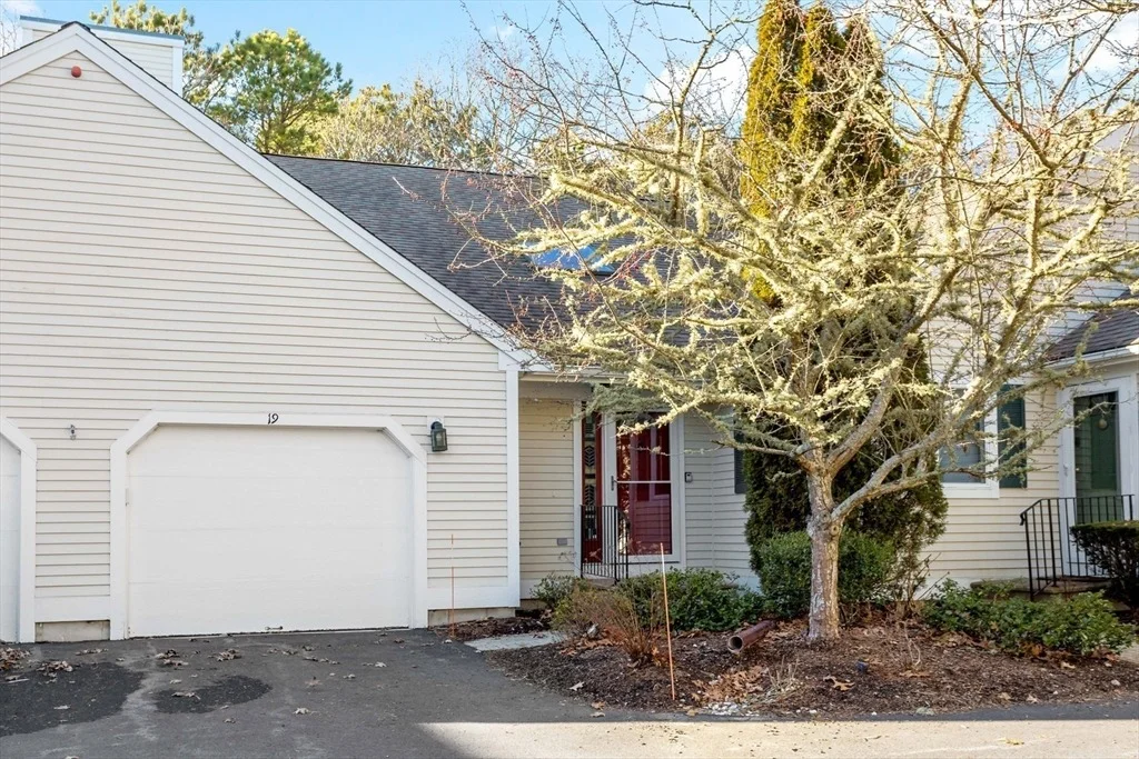 Photo of Unit 19 at 19 Executive Dr