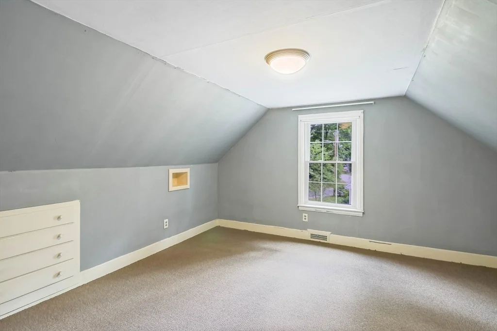 Photo of 4 Ledgewood Drive