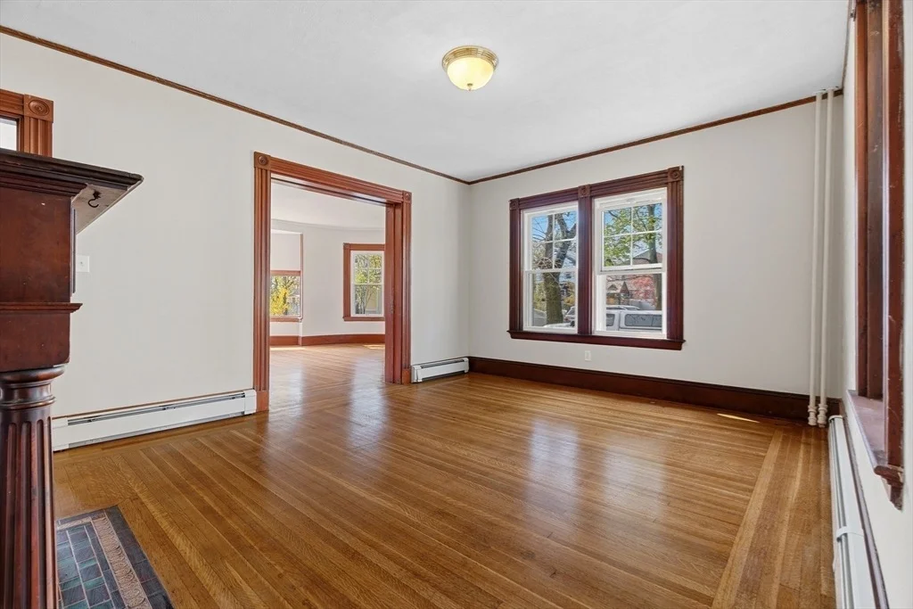 Photo of 10 Oak Bluff St