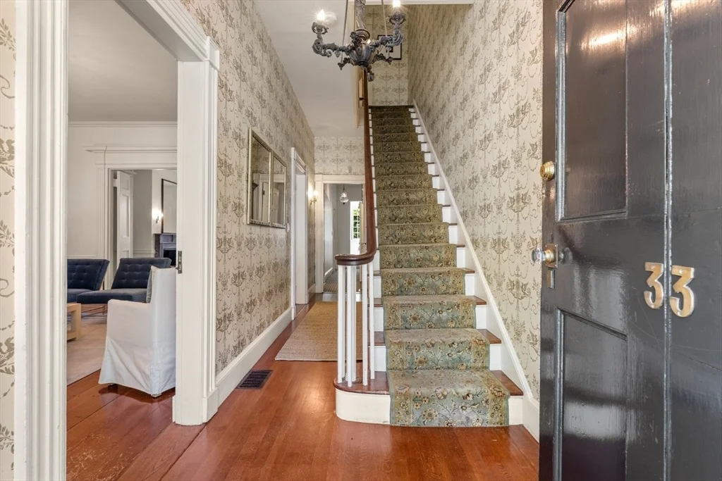 Photo of 33 Chestnut St