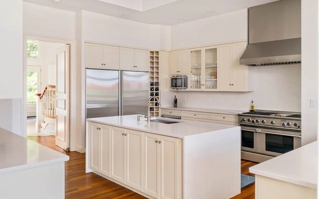 Photo of 100 Westcliff Rd