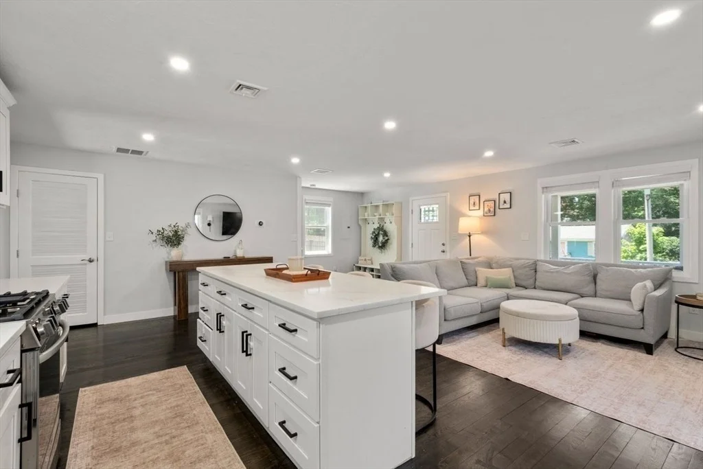 Photo of 9 Beach Rd