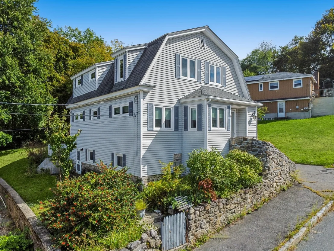 Photo of 9 Columbus Ave