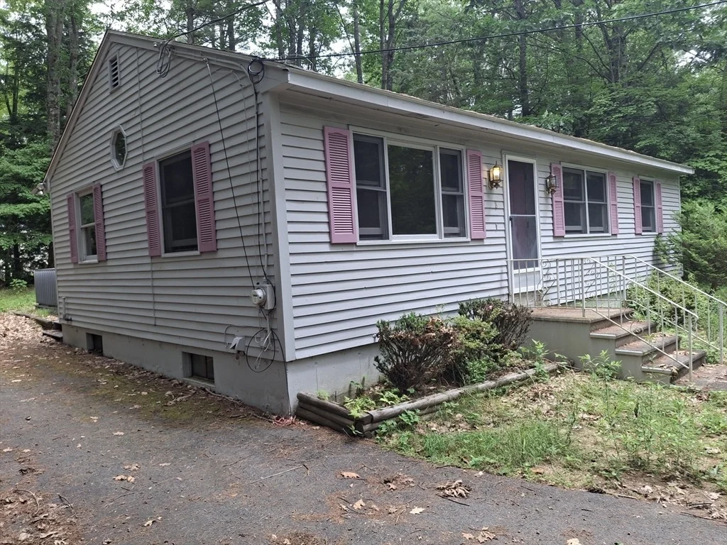 Photo of 8 Laurel Dr