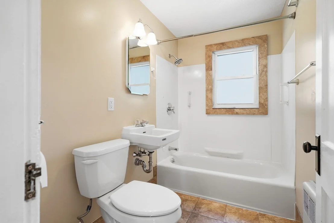 Photo of 24 Grandview St