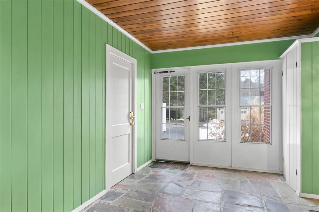 Photo of 25 Dennis Circle