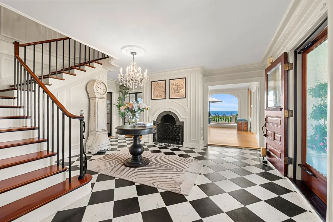 Photo of 31 Shore Rd.