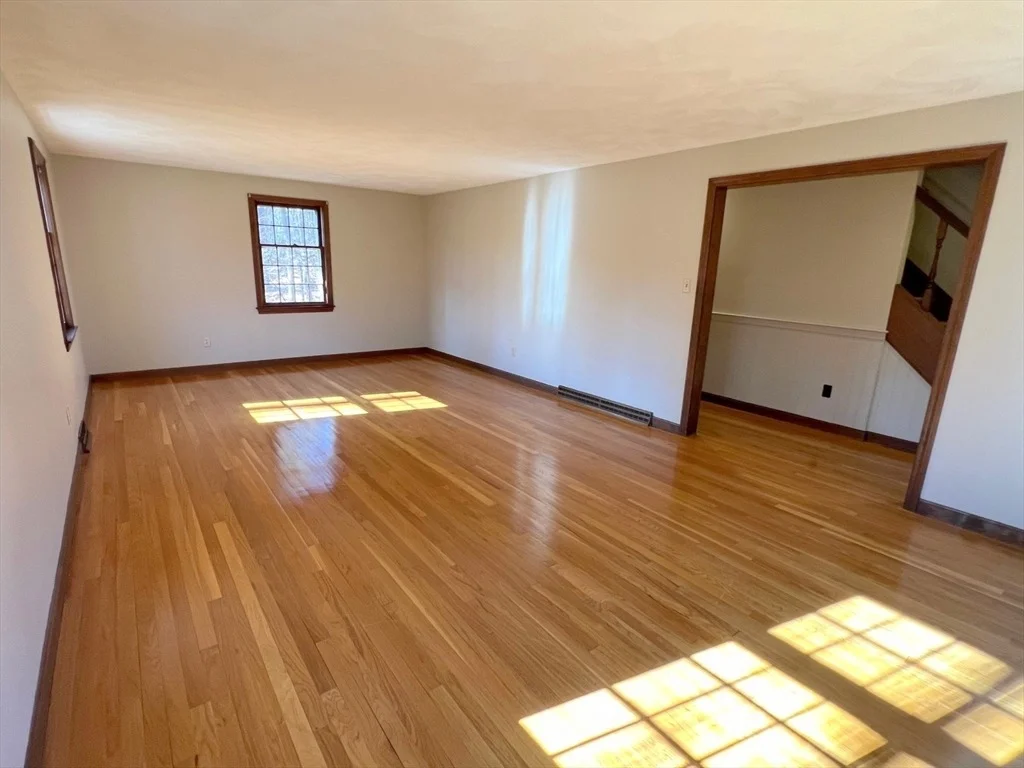 Photo of 43 Abbott Ln