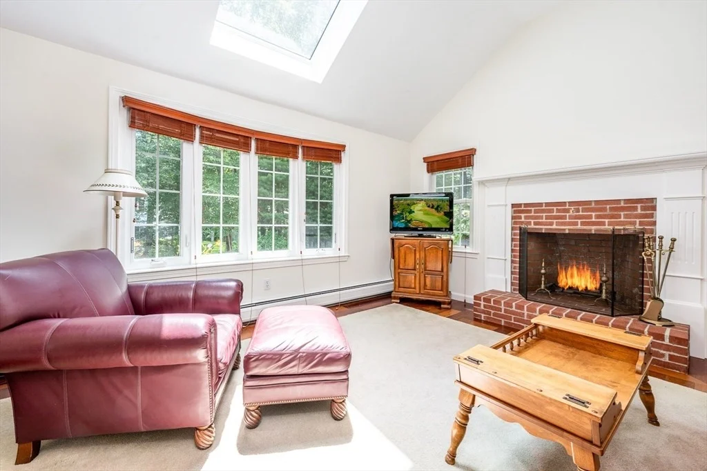 Photo of 21 Rainbow Dr