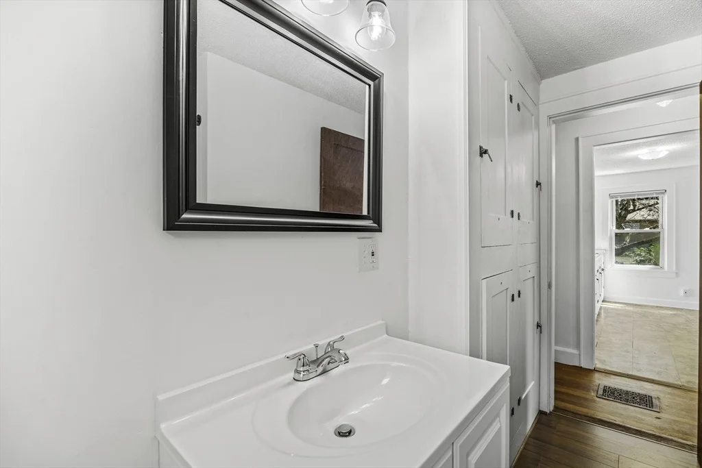 Photo of 154 Lamont St