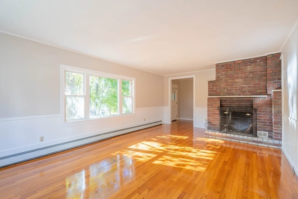 Photo of 181 Main St