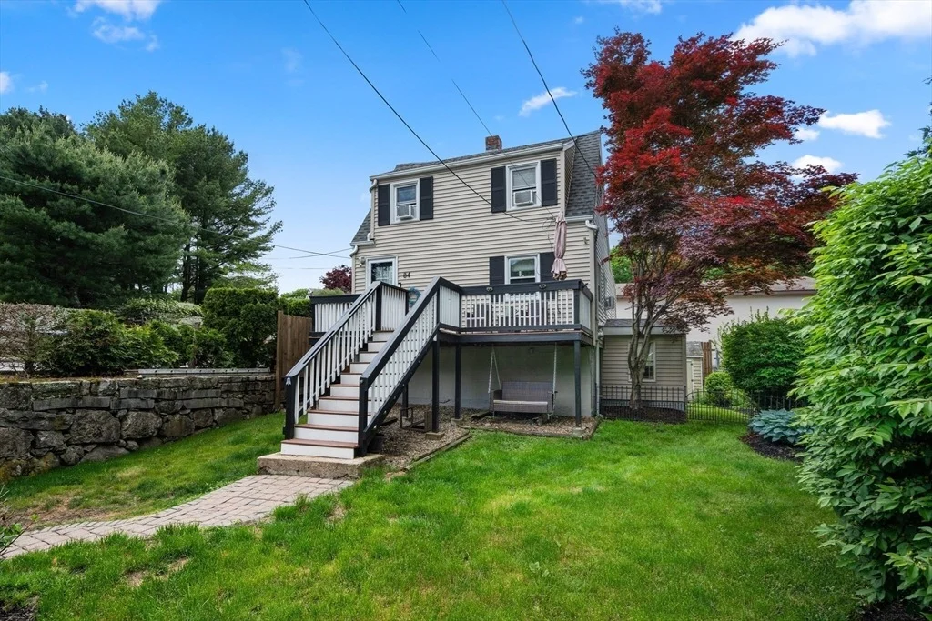 Photo of 84 Windsor Ave
