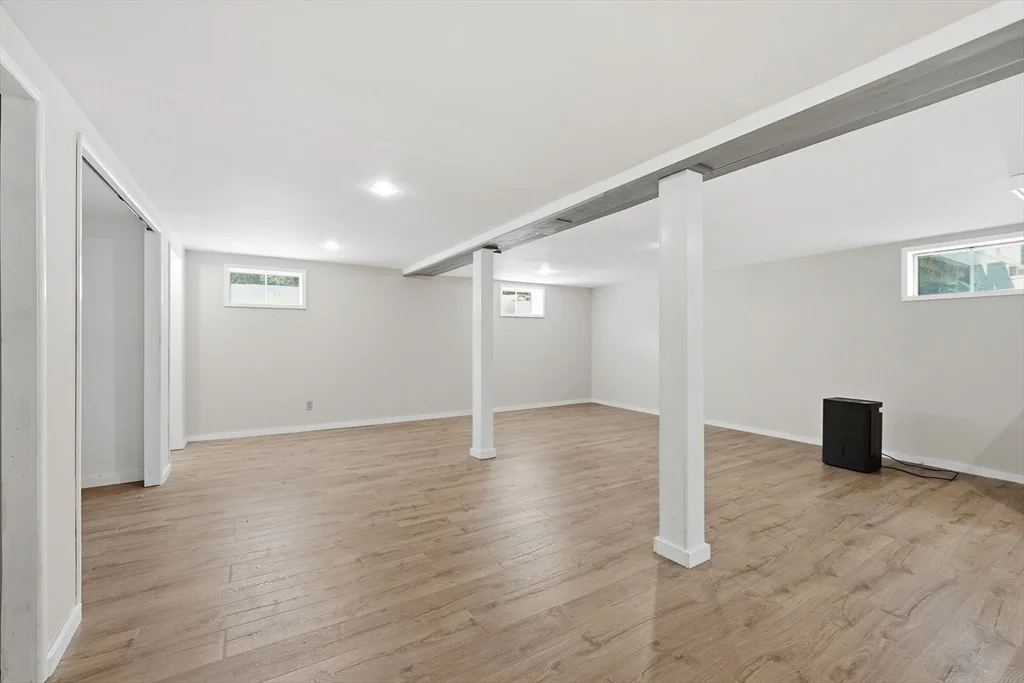 Photo of 46 Pinecroft Ave